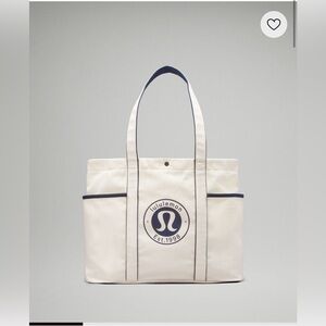Daily Multi-Pocket Canvas Tote Bag
20L Logo